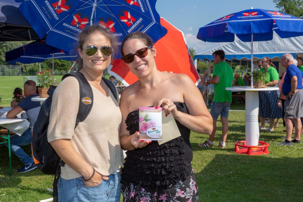 Herzlichen Glückwunsch an Gloria und Catarina für den ersten Preis, einen Gutschein im Gartencenter.