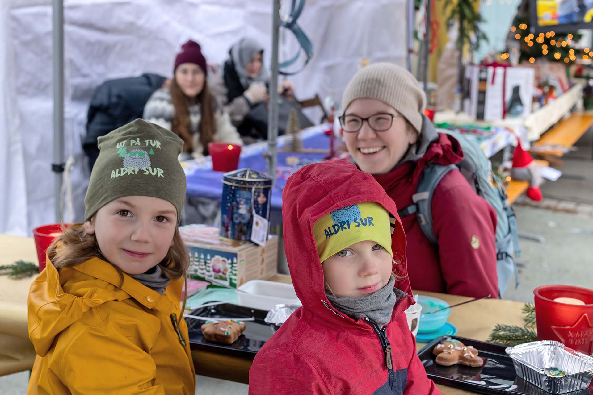 Beim Stand am Verein für Familiengärten Dübendorf am Dübendorfer Chlausmärt ist immer gute Stimmung und alle sind herzlich willkommen.